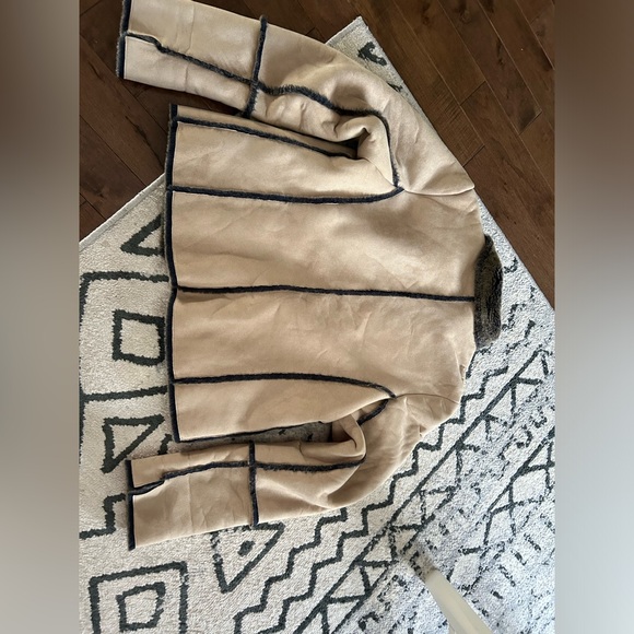 NOVELTI faux fur jacket - Picture 4 of 6